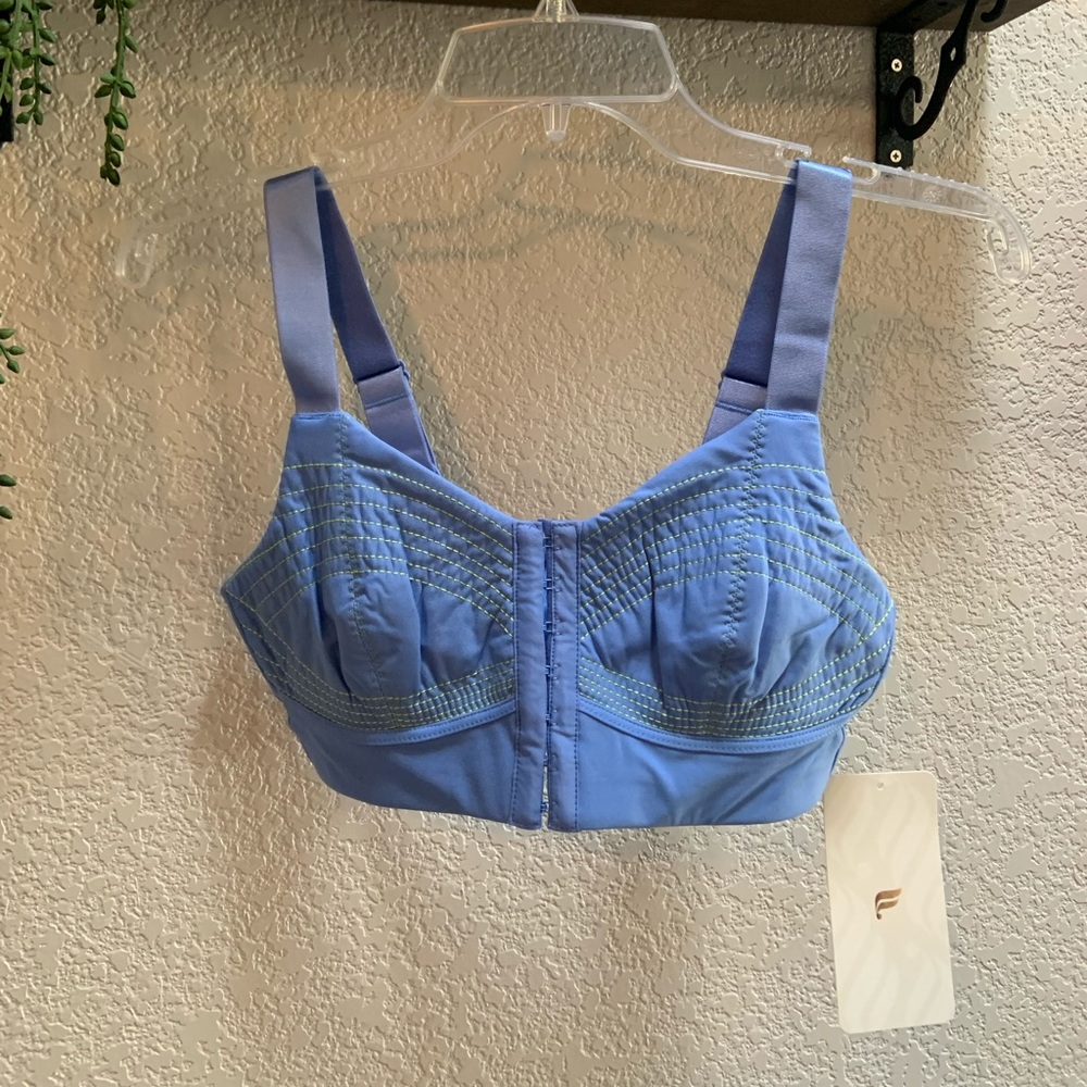 NWT Fabletics “Ines Low Impact Sports Bra” XS. SOLD OUT